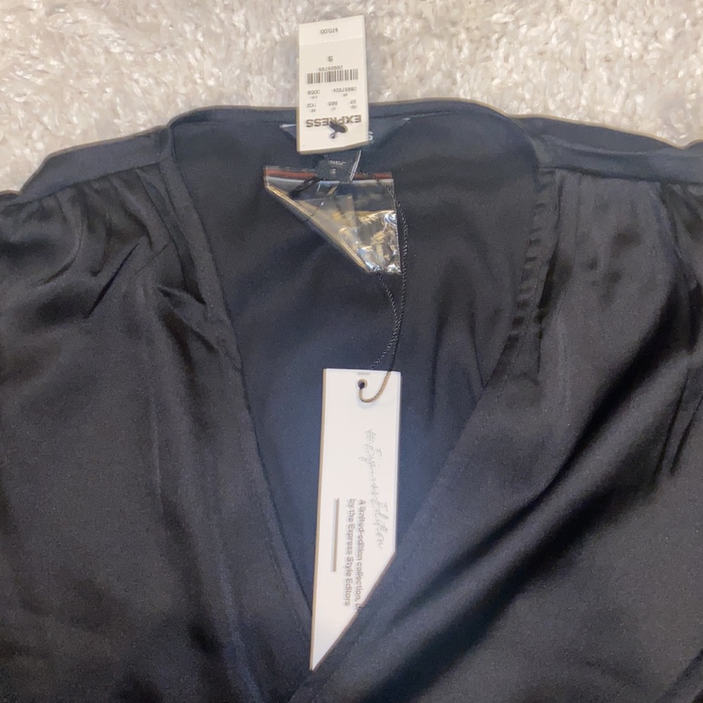 Express Top - Picture 2 of 3